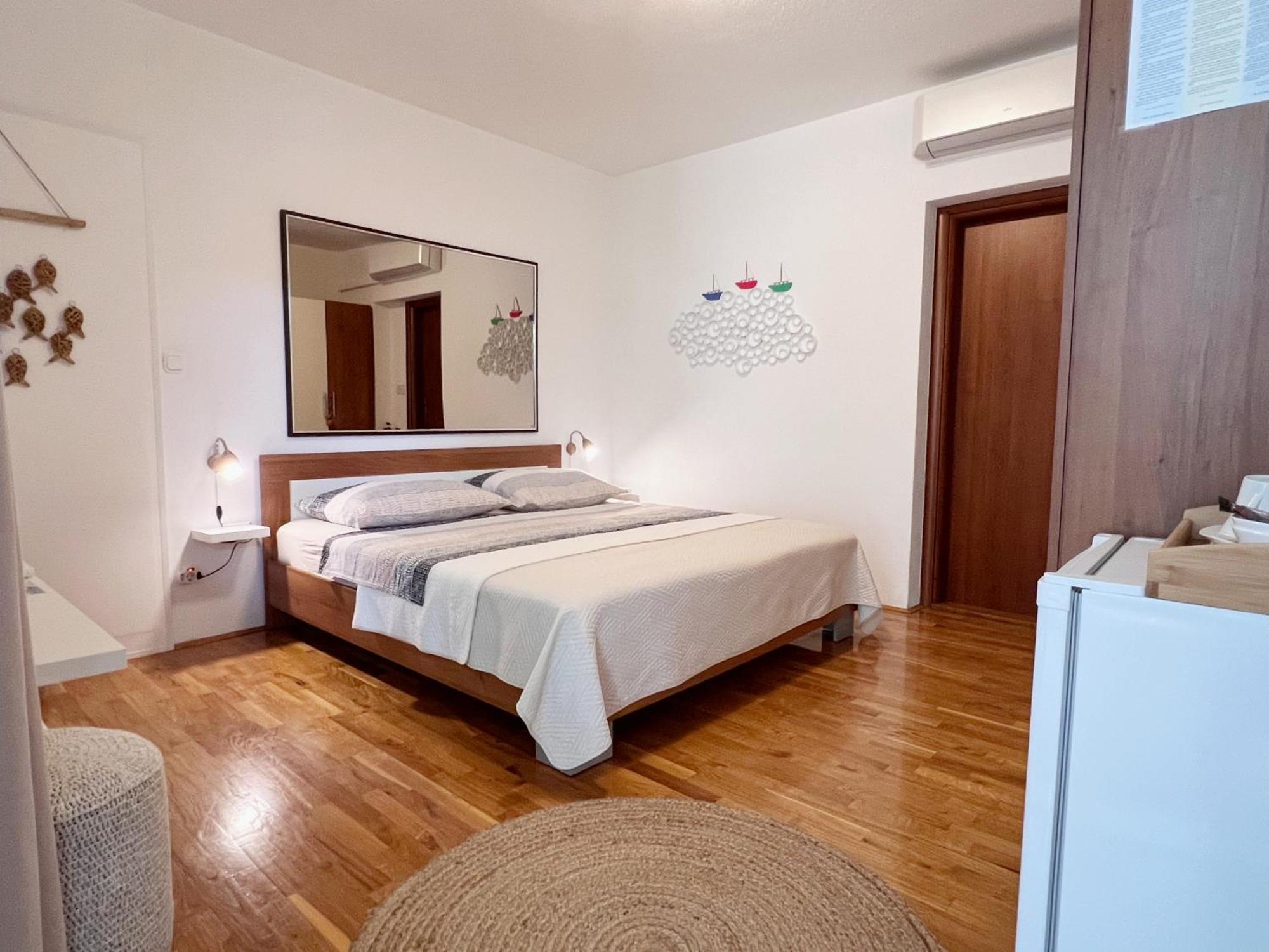 Room Tai - Spacious And Comfy With Private Terrace Хвар Екстер'єр фото