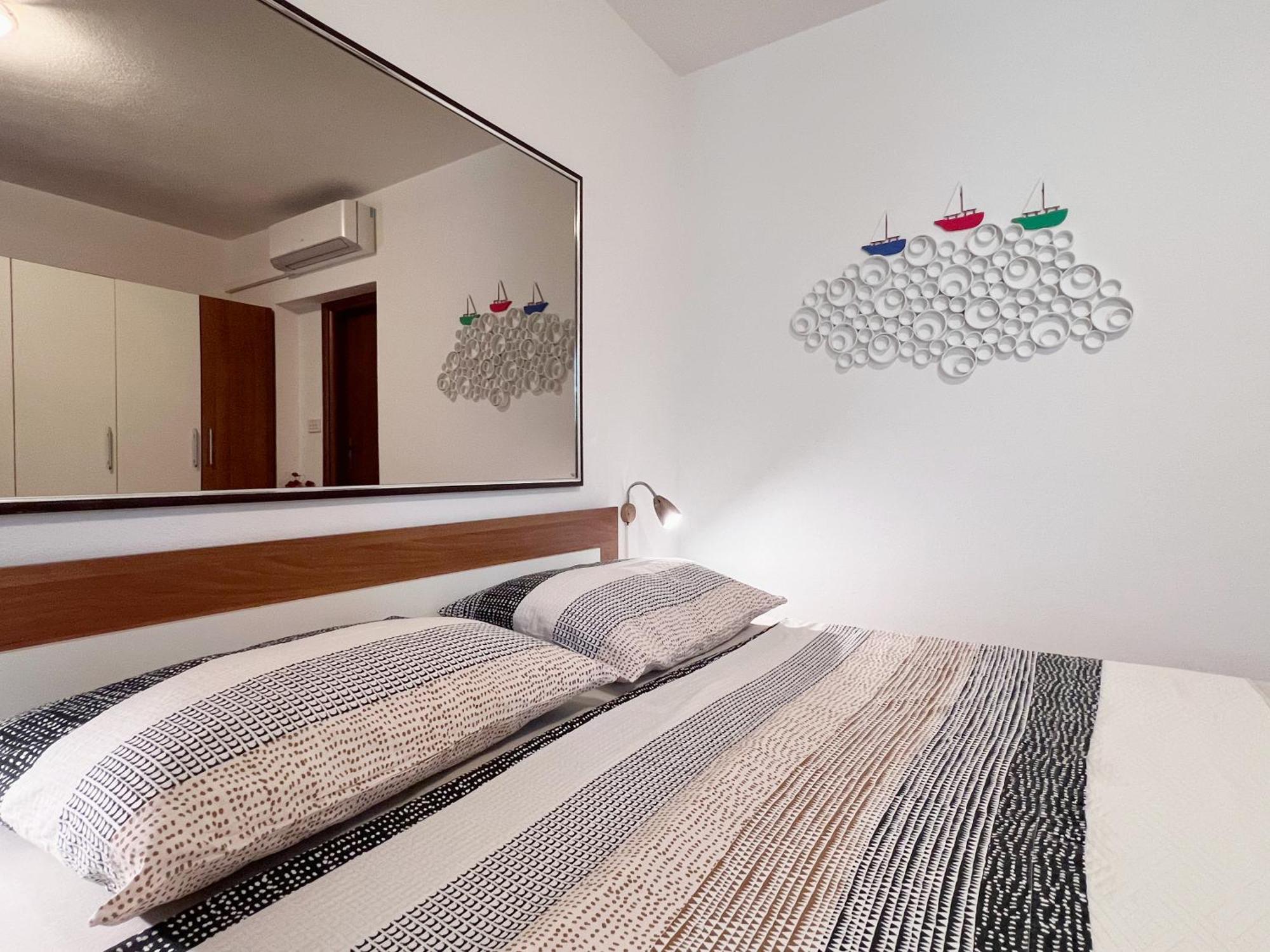 Room Tai - Spacious And Comfy With Private Terrace Хвар Екстер'єр фото