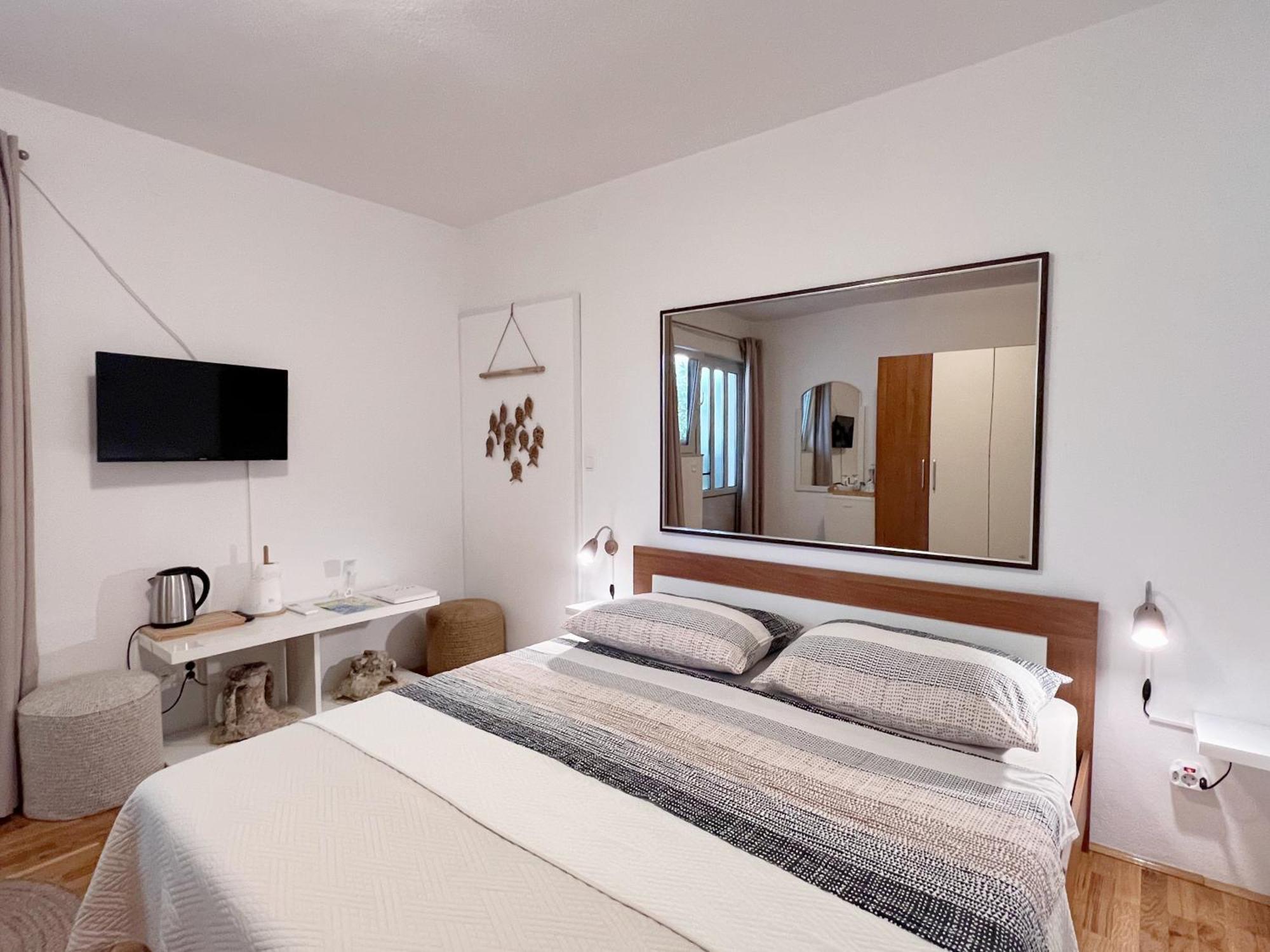 Room Tai - Spacious And Comfy With Private Terrace Хвар Екстер'єр фото